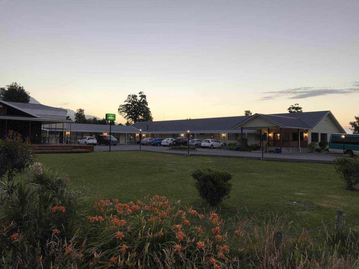 High Peaks Hotel Fox Glacier Exterior photo