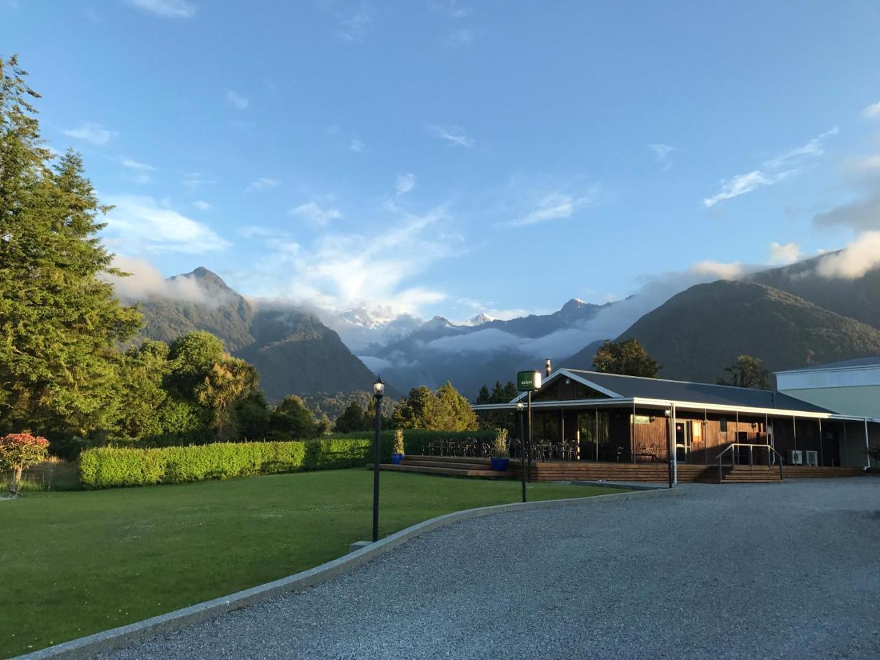 High Peaks Hotel Fox Glacier Exterior photo