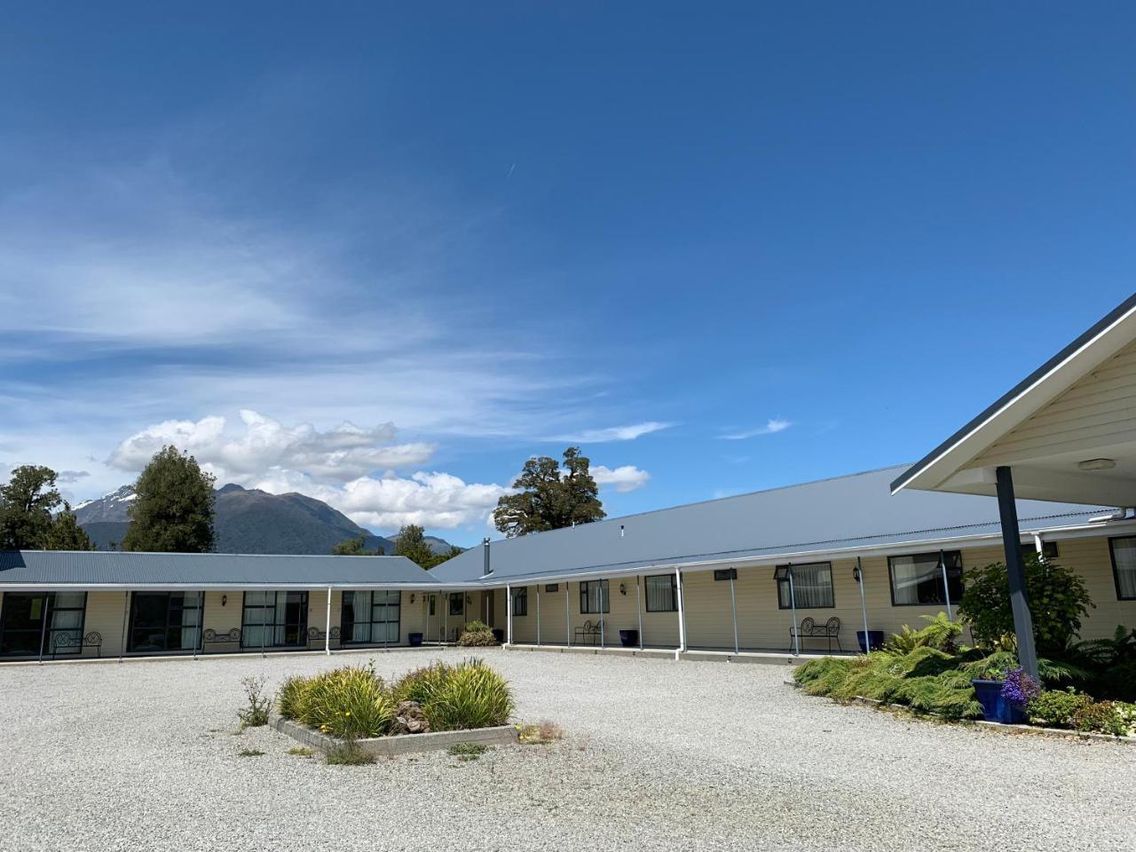 High Peaks Hotel Fox Glacier Exterior photo